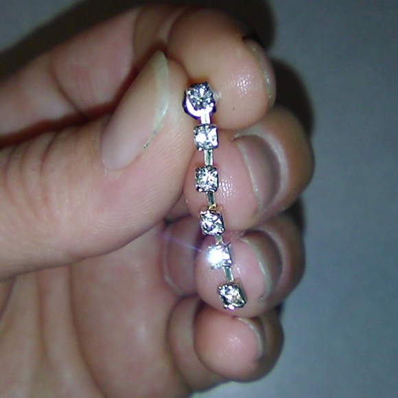 PRICE FIRM/BUNDLE OF EARRINGS - Picture 6 of 8